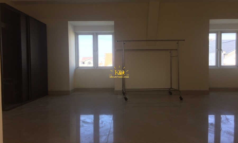 Không gian trống rộng, thoáng mát. Không gian trống rộng, thoáng mát.