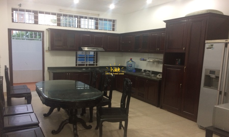 Khu vực nhà bếp rộng , nội thất đầy đủ, tiện nghi. Khu vực nhà bếp rộng , nội thất đầy đủ, tiện nghi.