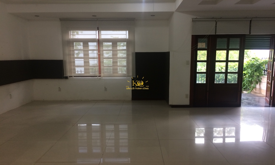 Diện tích trống tầng trệt Diện tích trống tầng trệt