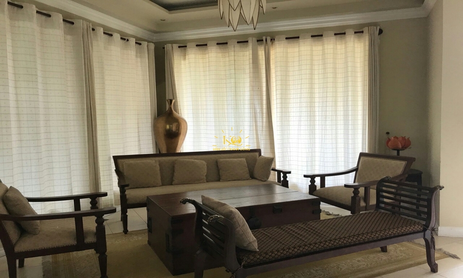 Phòng khách rộng thoáng, nội thất đẹp. Phòng khách rộng thoáng, nội thất đẹp.