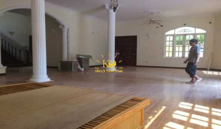 Không gian tầng trệt rộng. Không gian tầng trệt rộng.