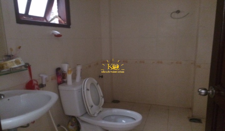 Nhà vệ sinh sạch sẽ. Nhà vệ sinh sạch sẽ.