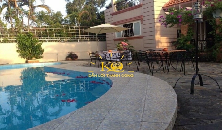 Hồ bơi sạch sẽ. Hồ bơi sạch sẽ.