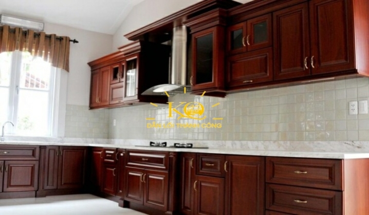 Khu vực nhà bếp tiện nghi và hiện đại, thiết kế sang trọng theo phong cách Châu Âu. Khu vực nhà bếp tiện nghi và hiện đại, thiết kế sang trọng theo phong cách Châu Âu.