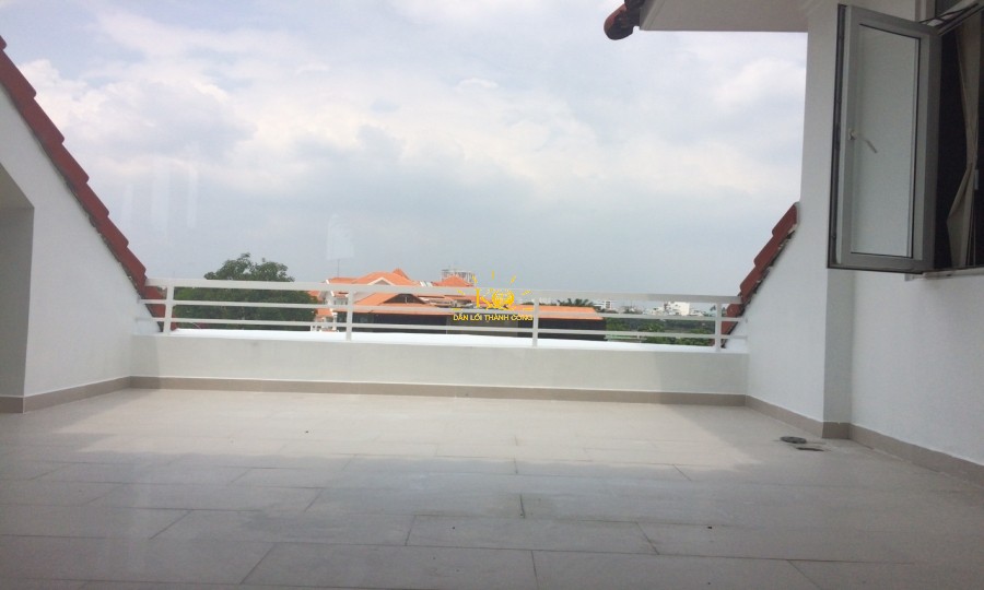 Sân thượng nhà cho thuê có tầm nhìn đẹp. Sân thượng nhà cho thuê có tầm nhìn đẹp.