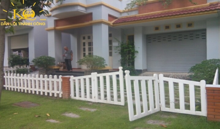 Khuôn viên quanh nhà Khuôn viên quanh nhà