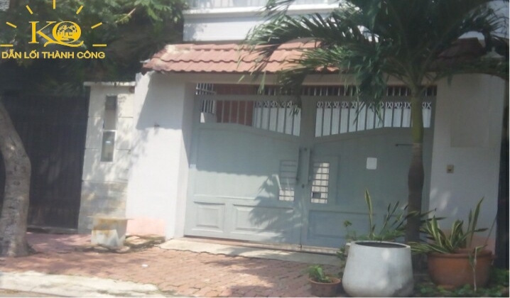 Cổng trước nhà Cổng trước nhà