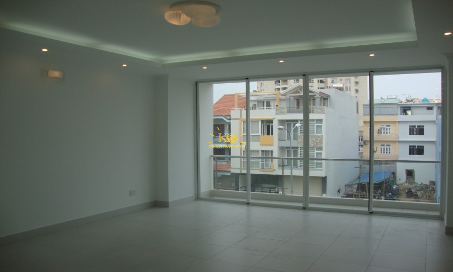 Phòng rộng với tầm nhìn ra ngoài đẹp. Phòng rộng với tầm nhìn ra ngoài đẹp.