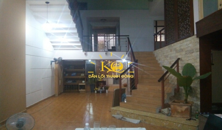 Khuôn viên bên trong nhà Khuôn viên bên trong nhà