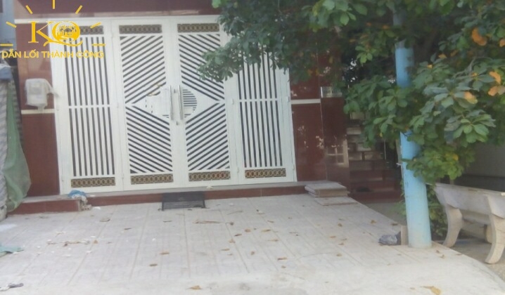 Khuôn viên trước nhà Khuôn viên trước nhà