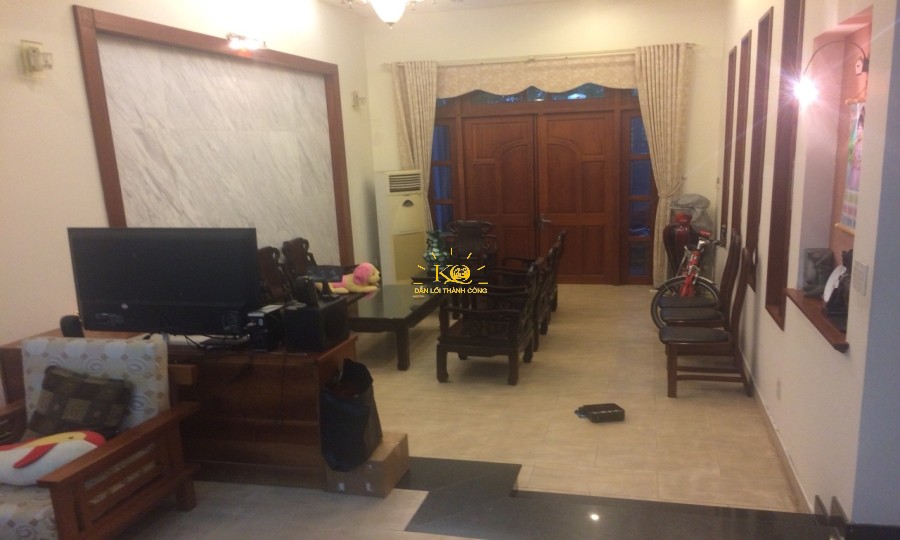 Diện tích bên trong nhà rộng, trang nhã. Diện tích bên trong nhà rộng, trang nhã.