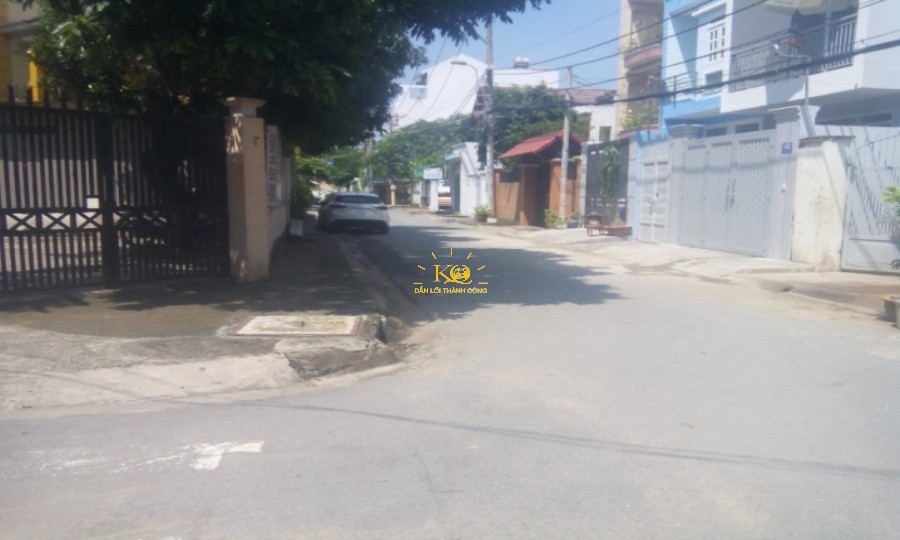 Đường trước nhà rộng, Đường trước nhà rộng,