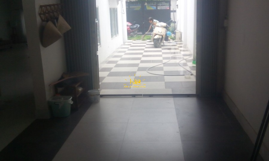 Khu vực bên hông nhà cho thuê Khu vực bên hông nhà cho thuê