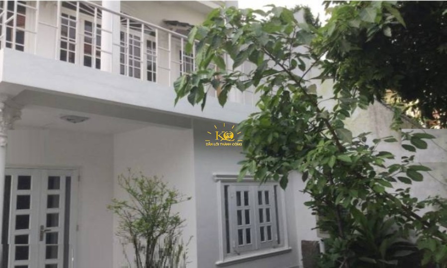 Khuôn viên quanh nhà nhiều cây xanh Khuôn viên quanh nhà nhiều cây xanh