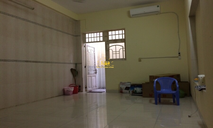 Tầng trệt rộng ,suốt tạo độ thoáng cho căn nhà. Tầng trệt rộng ,suốt tạo độ thoáng cho căn nhà.