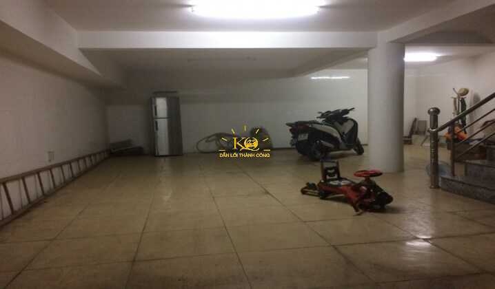 Tầng hầm rộng.  Tầng hầm rộng.