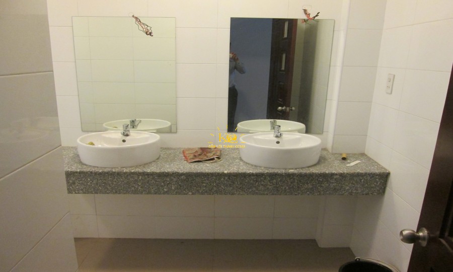 Khu vực vệ sinh. Khu vực vệ sinh.