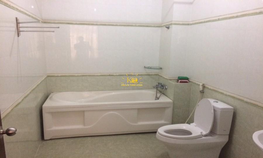 Nhà vệ sinh nội thất cao cấp. Nhà vệ sinh nội thất cao cấp.