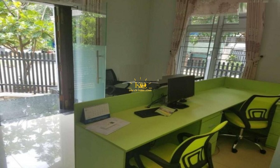 Bên trong nhìn ra ngoài. Bên trong nhìn ra ngoài.