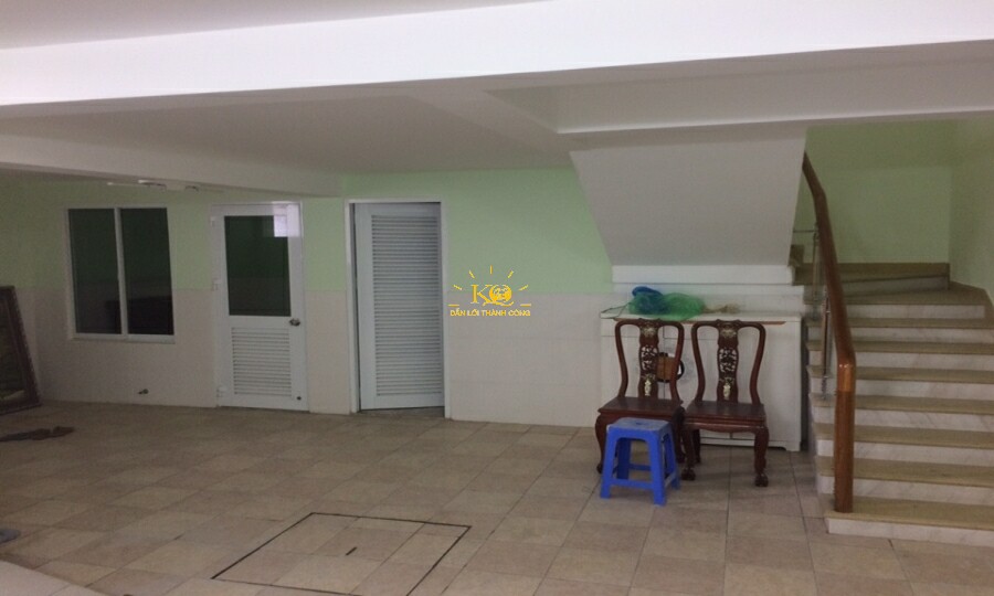 Không gian tầng hầm rộng rãi. Không gian tầng hầm rộng rãi.