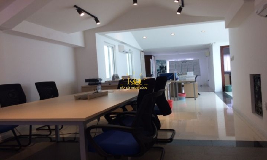 Hình ảnh từ bên ngoài nhìn vào. Hình ảnh từ bên ngoài nhìn vào.