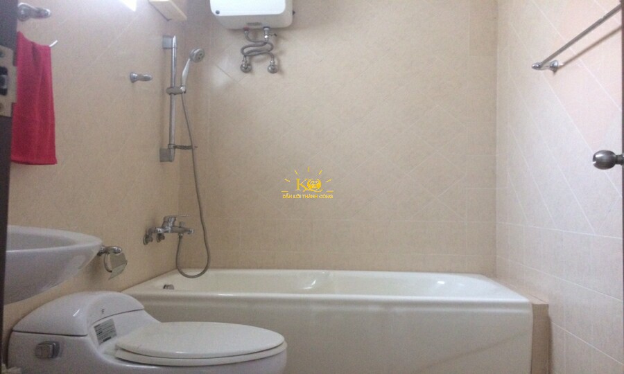 Bồn tắm hiện đại. Bồn tắm hiện đại.