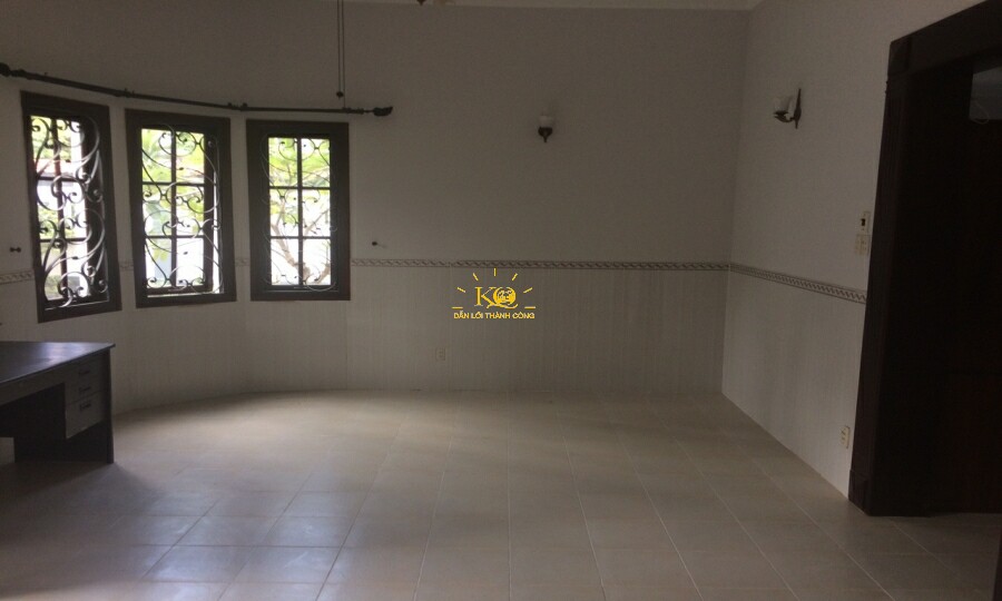 Không gian bên trong nhà rộng thoáng. Không gian bên trong nhà rộng thoáng.