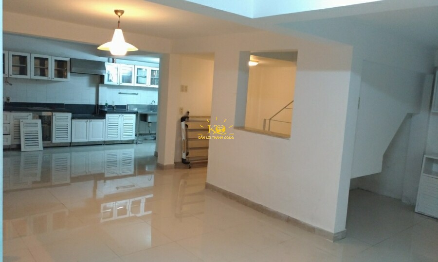 Hình ảnh nhìn từ ngoài vào. Hình ảnh nhìn từ ngoài vào.