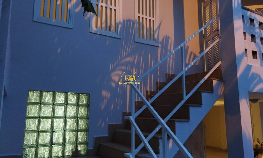 Cầu thang bên ngoài Cầu thang bên ngoài