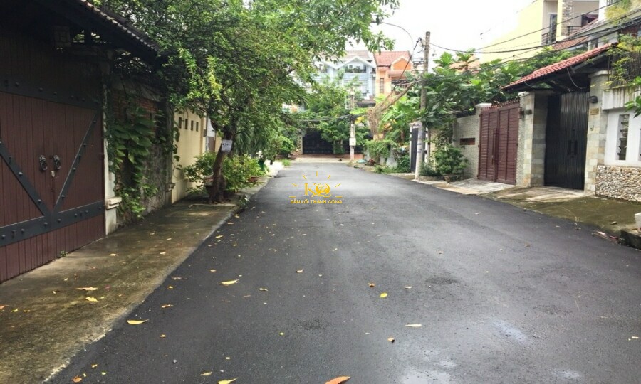 Đường trước nhà rộng thoáng. Đường trước nhà rộng thoáng.