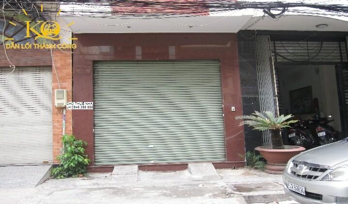 Mặt trước nhà thoáng mát, rộng rãi, yên tĩnh.  Mặt trước nhà thoáng mát, rộng rãi, yên tĩnh.