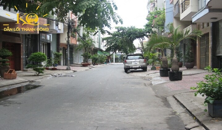 Hẻm rộng giao thông thuận lợi.  Hẻm rộng giao thông thuận lợi.