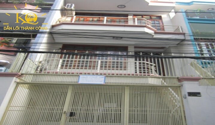 Mặt trước căn nhà rộng, thông thoáng mặt trước căn nhà rộng, thông thoáng