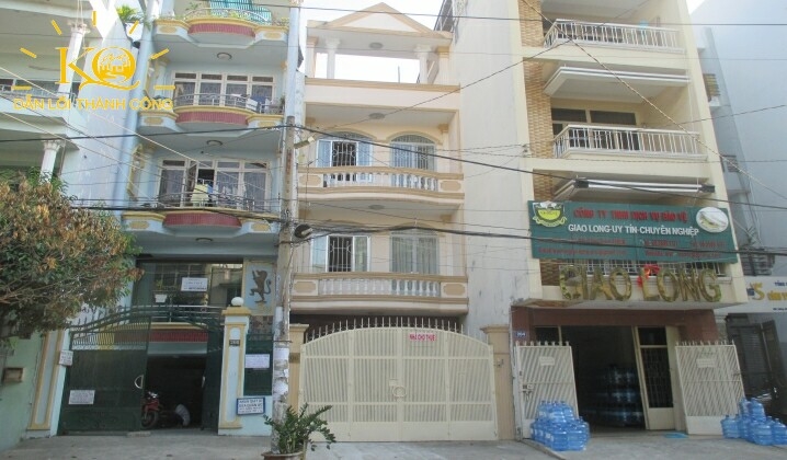 Bên ngoài, thiết kế đẹp, cổng tường kiên cố. Bên ngoài, thiết kế đẹp, cổng tường kiên cố.