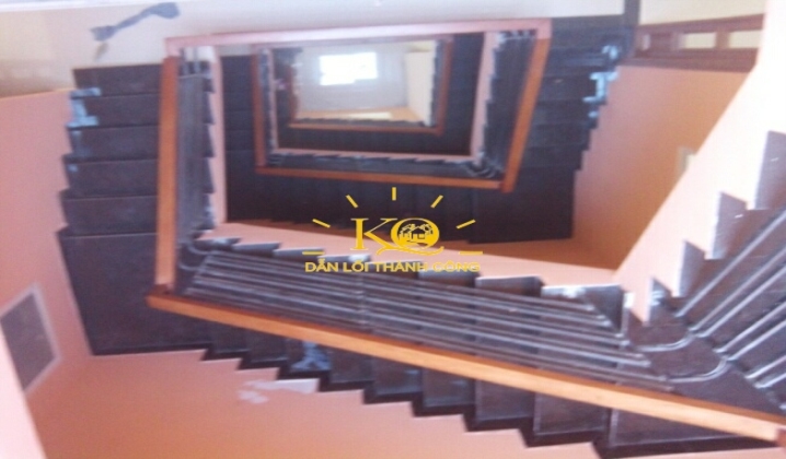 Lối cầu thang lên nhà Lối cầu thang lên nhà