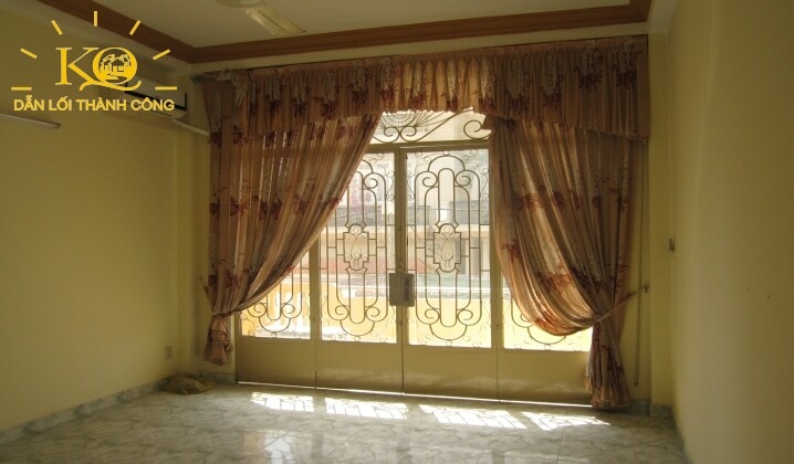 Một góc phòng khách có máy lạnh tiện nghi.  Một góc phòng khách có máy lạnh tiện nghi.
