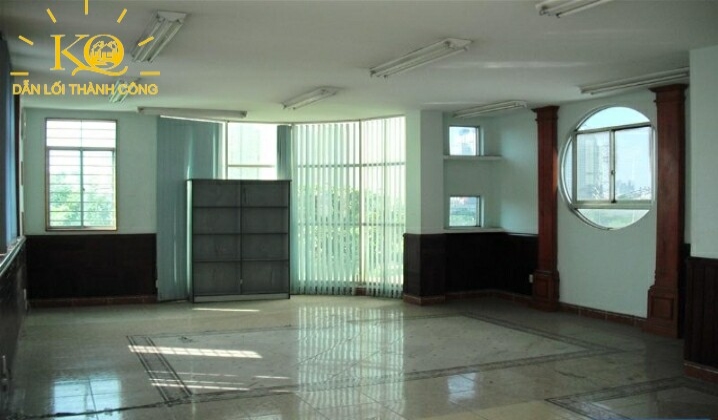 bên trong tòa nhà có ánh sáng đầy đủ bên trong tòa nhà có ánh sáng đầy đủ