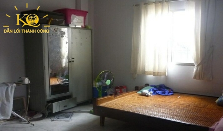một góc phòng trong căn nhà có ánh sáng đầy đủ một góc phòng trong căn nhà có ánh sáng đầy đủ