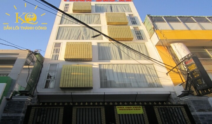 Mặt trước nhà rộng, không gian thoáng mát Mặt trước nhà rộng, không gian thoáng mát