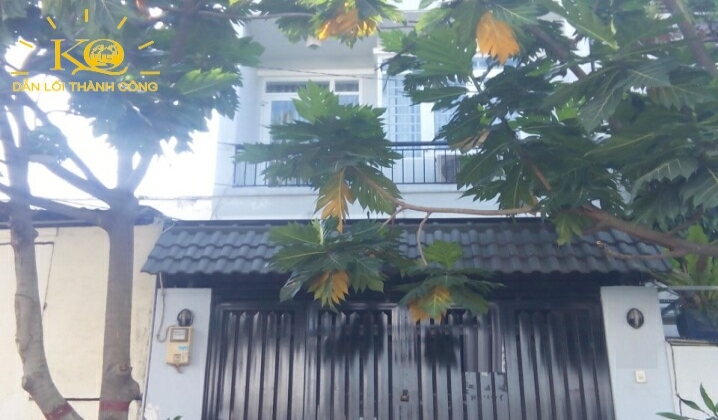 Cổng trước nhà Cổng trước nhà