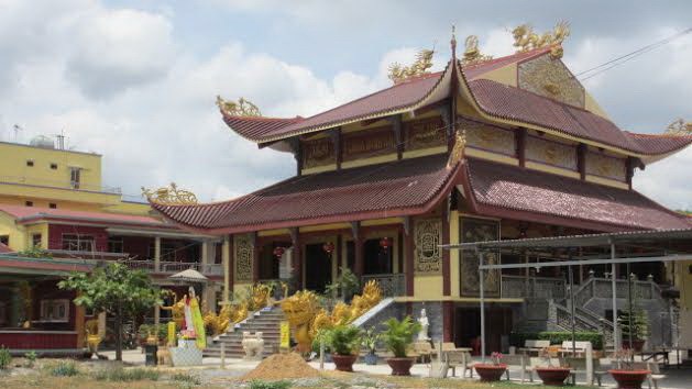 Không xây nhà gần đền chùa Không xây nhà gần đền chùa