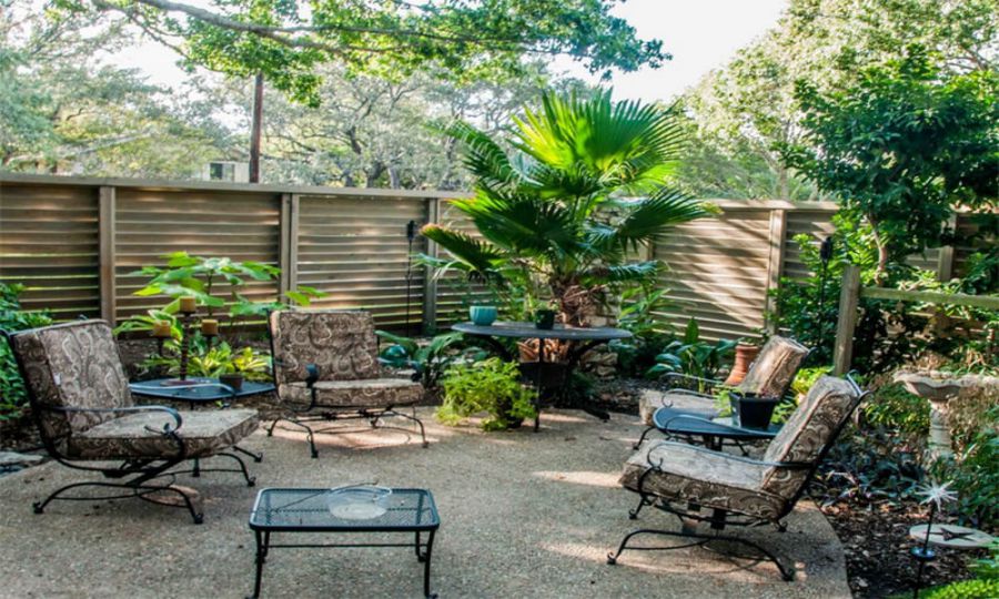 Sân vườn kết hợp phòng khách thư giãn Sân vườn kết hợp phòng khách thư giãn