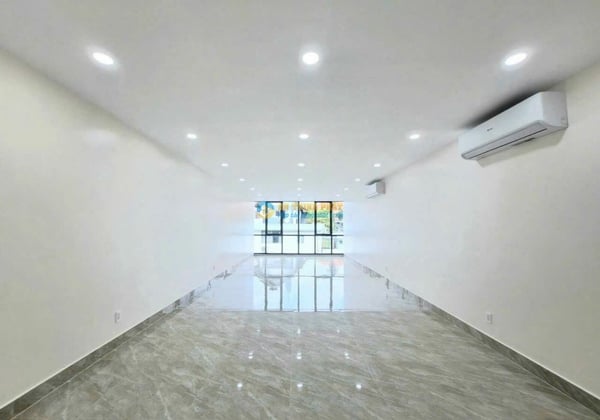CHO THUÊ BUILDING QUẬN 2 MẶT TIỀN VÀNH ĐAI TÂY HẦM 4 LẦU