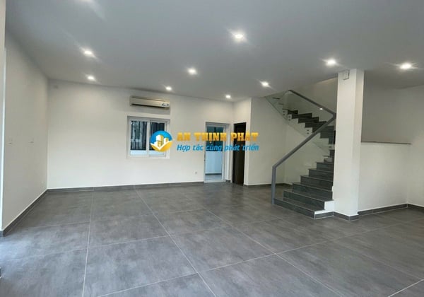 Cho Thuê Nhà Quận 9 Căn Góc 180m2 Sàn Suốt Làm Văn Phòng