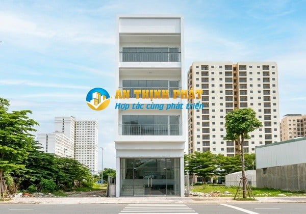 Cho thuê nhà văn phòng Phạm Văn Ngôn hầm 4 lầu sàn suốt