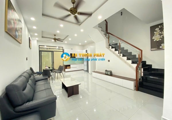Cho thuê nhà khu compound Verosa Khang Điền quận 9