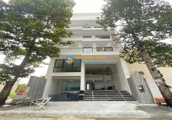 CHO THUÊ TÒA NHÀ CẠNH TRƯƠNG VĂN BANG THẠNH MỸ LỢI HẦM 6 LẦU SÀN SUỐT