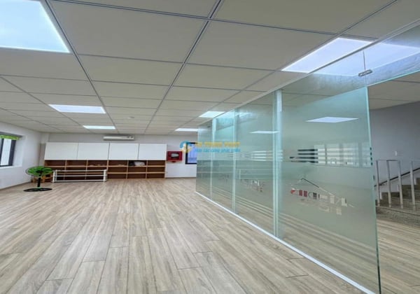 CHO THUÊ TÒA NHÀ BÁT NÀN QUẬN 2 HẦM 7 LẦU