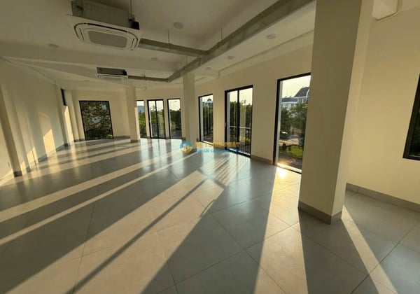 CHO THUÊ TÒA NHÀ QUẬN 2 GÓC 2MT ĐƯỜNG NGUYỄN AN 60M HẦM 5 TẦNG