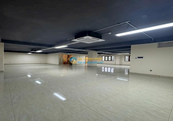 CHO THUÊ TÒA NHÀ QUẬN 2 MẶT TIỀN 33 PHAN BÁ VÀNH HẦM 6 LẦU
